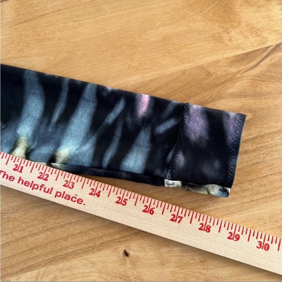 THE UPSIDE SURFSUIT, SIZE US 10. - Picture 10 of 14